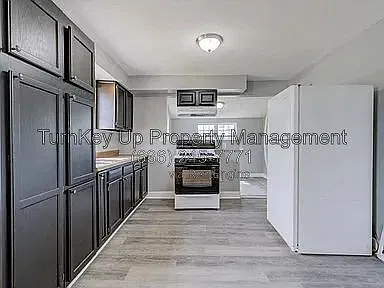 4 bed, 1.0 bath, 1160 sqft, $1,620 — Photo 3