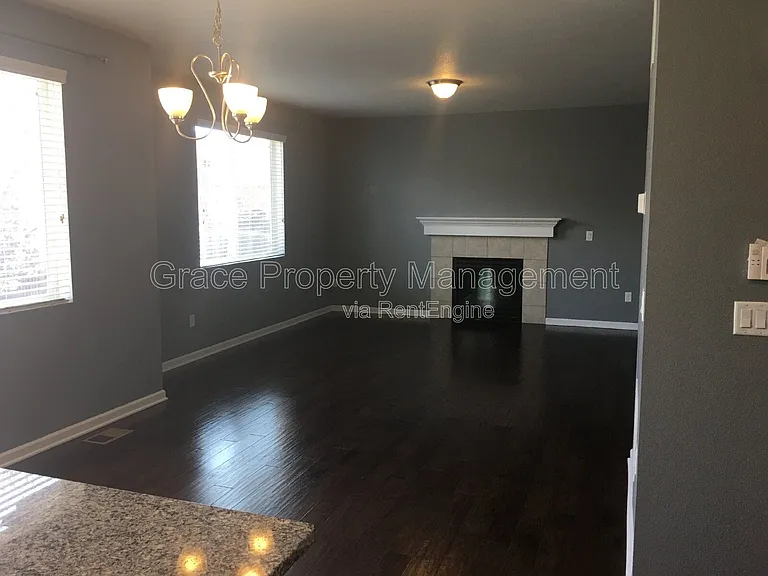9760 Memphis St — Photo 4
