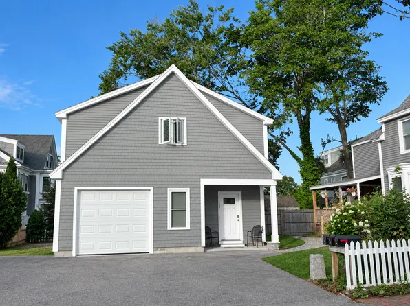 32 Union St #C, Portsmouth, NH 03801