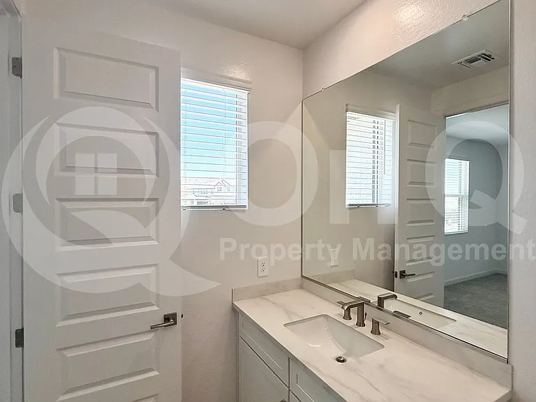 10042 S 23rd Ln — Photo 32
