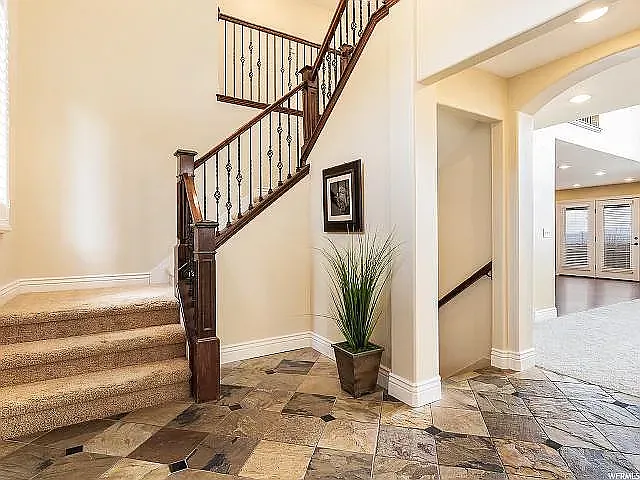 N Colonial Dr, Cedar Hills — Photo 3