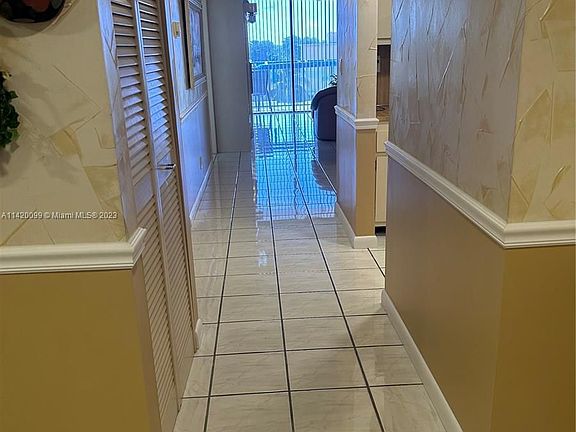 4th image of 26 NW Collins Ave #610