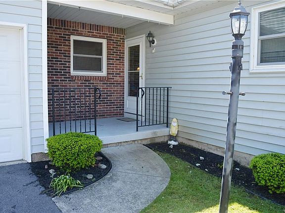 2nd image of 62 Stepping Stone Ln