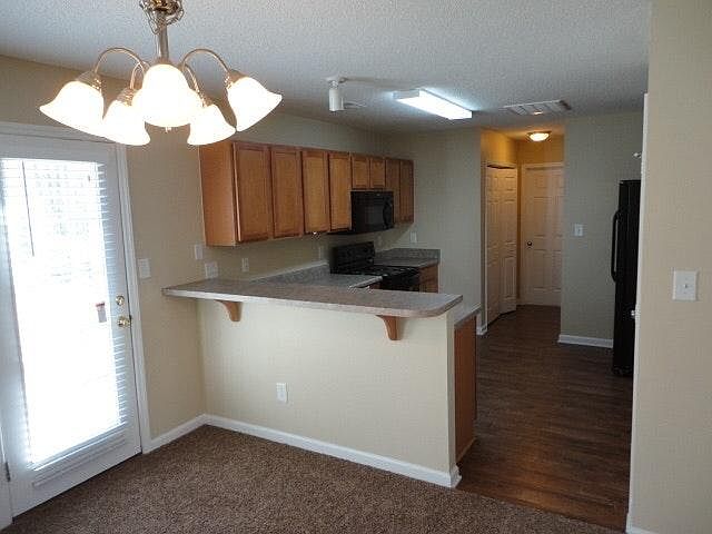 2nd image of 22 Toms Rock Pl