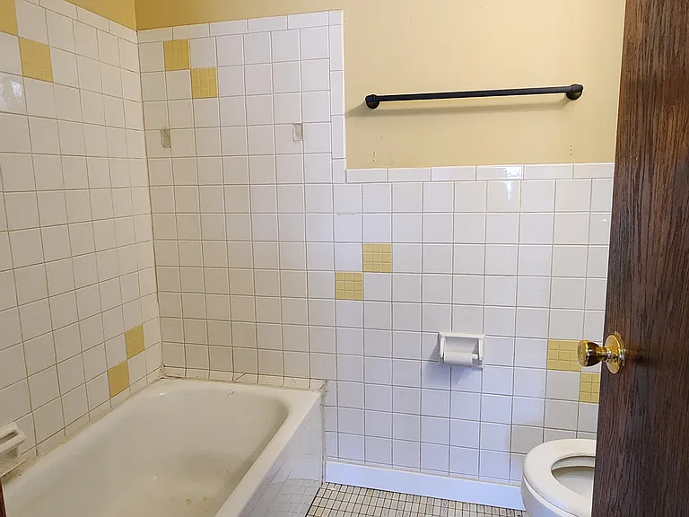 820 Broadway Ave N #102 — Photo 10