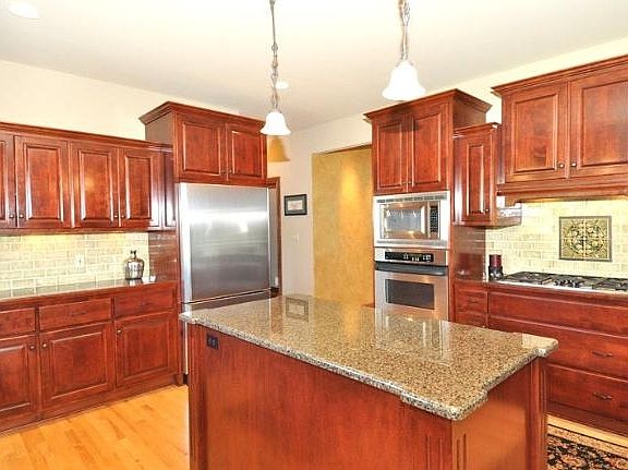 5th image of W330N5912 Cedar Bay Dr