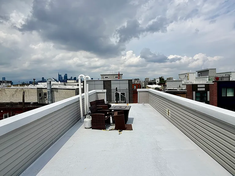 640 Emily St — Photo 30