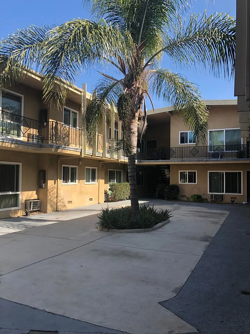 1027 S. Atlantic Blvd — Photo 1
