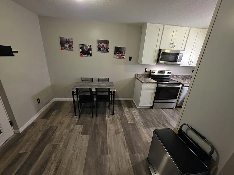 Pine Glen Cir — Photo 1