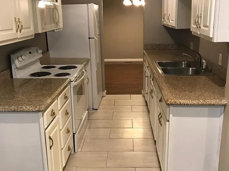 984 Crisfield Dr — Photo 5