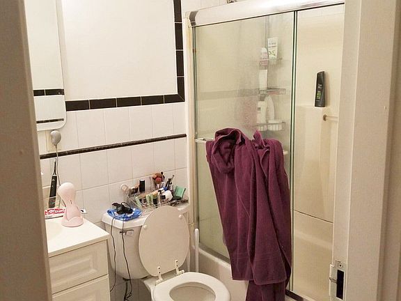 4th image of 1693 Lexington Ave APT 3A