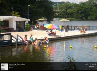 2187 Clove Rd, Staten Island, NY 10305