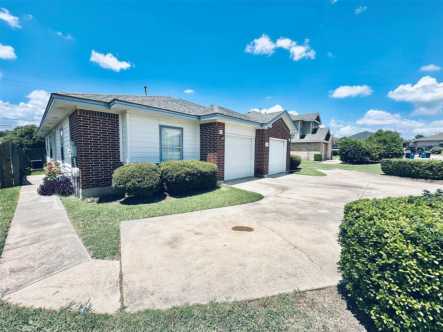 3 bed, 2.0 bath, 1150 sqft, $1,665 — Photo 4