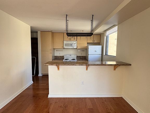3rd image of 111 N 9th St Unit 300