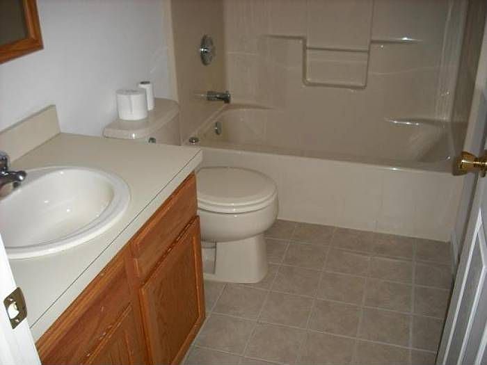 2nd image of 27 Hurley St