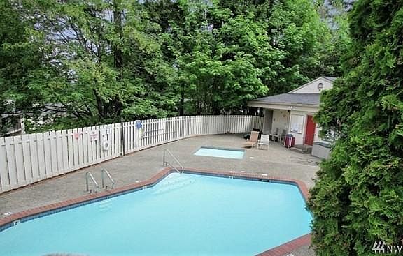 2nd image of 12727 NE 116th Ln #6-F