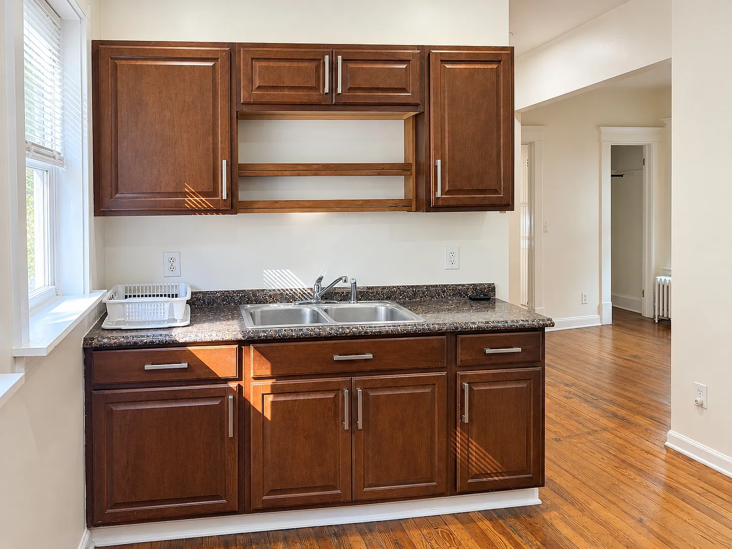 1 bed, 600 sqft, $1,300 — Photo 2