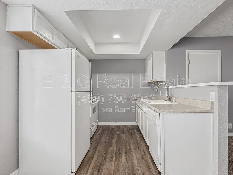1077 W 1st St #203 — Photo 8