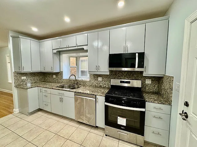 5618 N Artesian Ave #1 — Photo 8