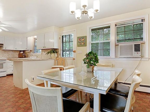 5th image of 88 Highland Ave