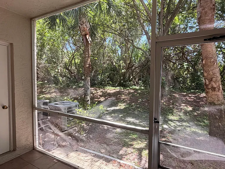 5145 Palmbrooke Cir — Photo 15