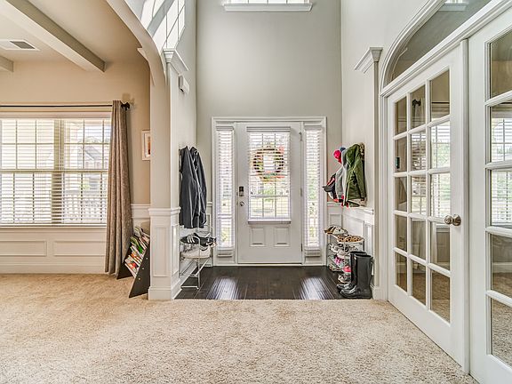 4th image of 2123 Farmdale Ct