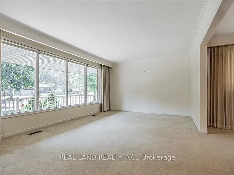274 Timothy Ct #UPPER — Photo 6