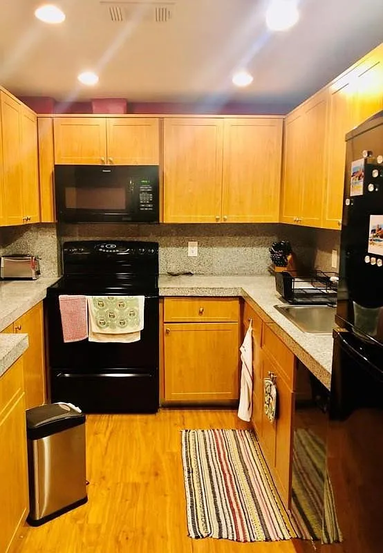 1 bed, 1.0 bath, 798 sqft, $2,300 — Photo 1