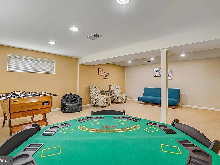 8651 Cromwell Dr — Photo 32