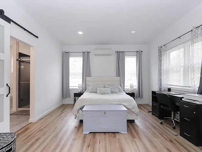 177 Thompson St — Photo 16