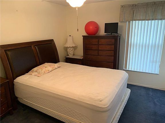 5th image of 921 Pebble Creek Cir