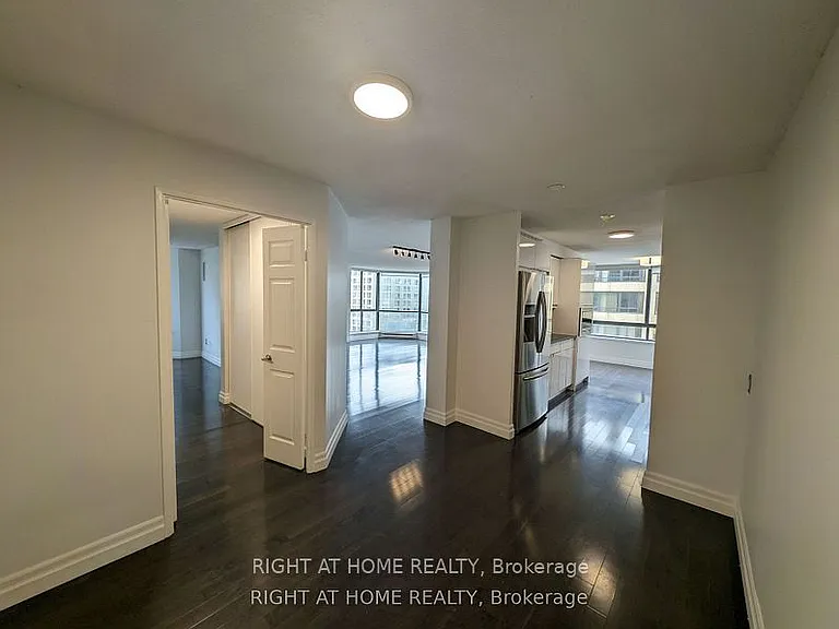 280 Simcoe St #807 — Photo 22