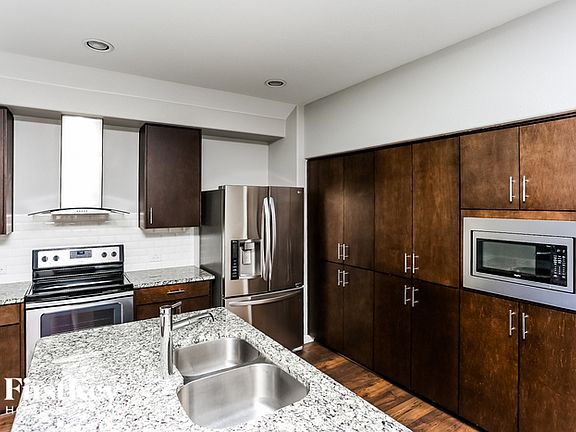 5th image of 808 Richwood St