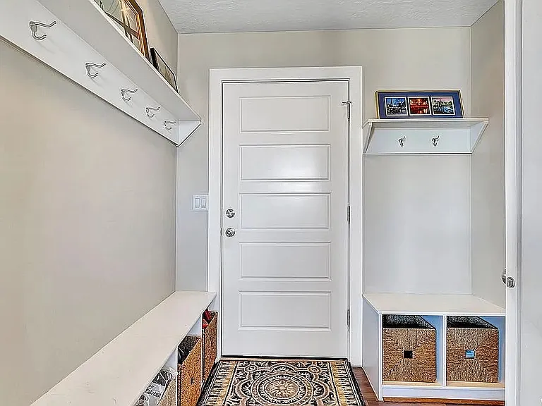 2316 S Long Dr — Photo 4
