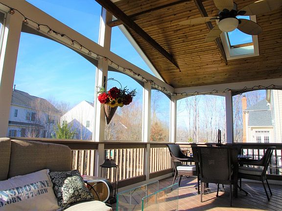 3rd image of 44060 Riverpoint Dr