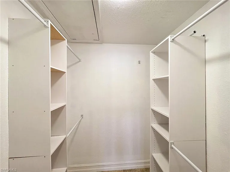 3407 Winkler Ave #304 — Photo 8