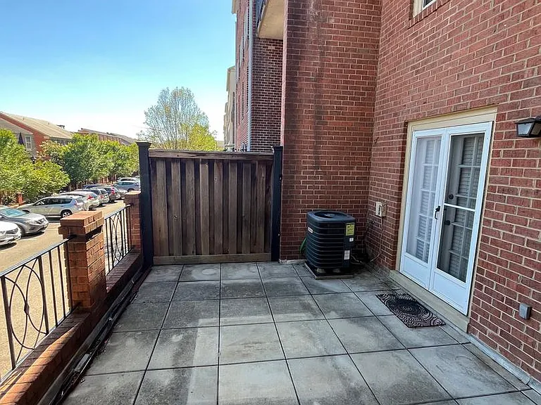 1676 Beekman Pl NW #C — Photo 4