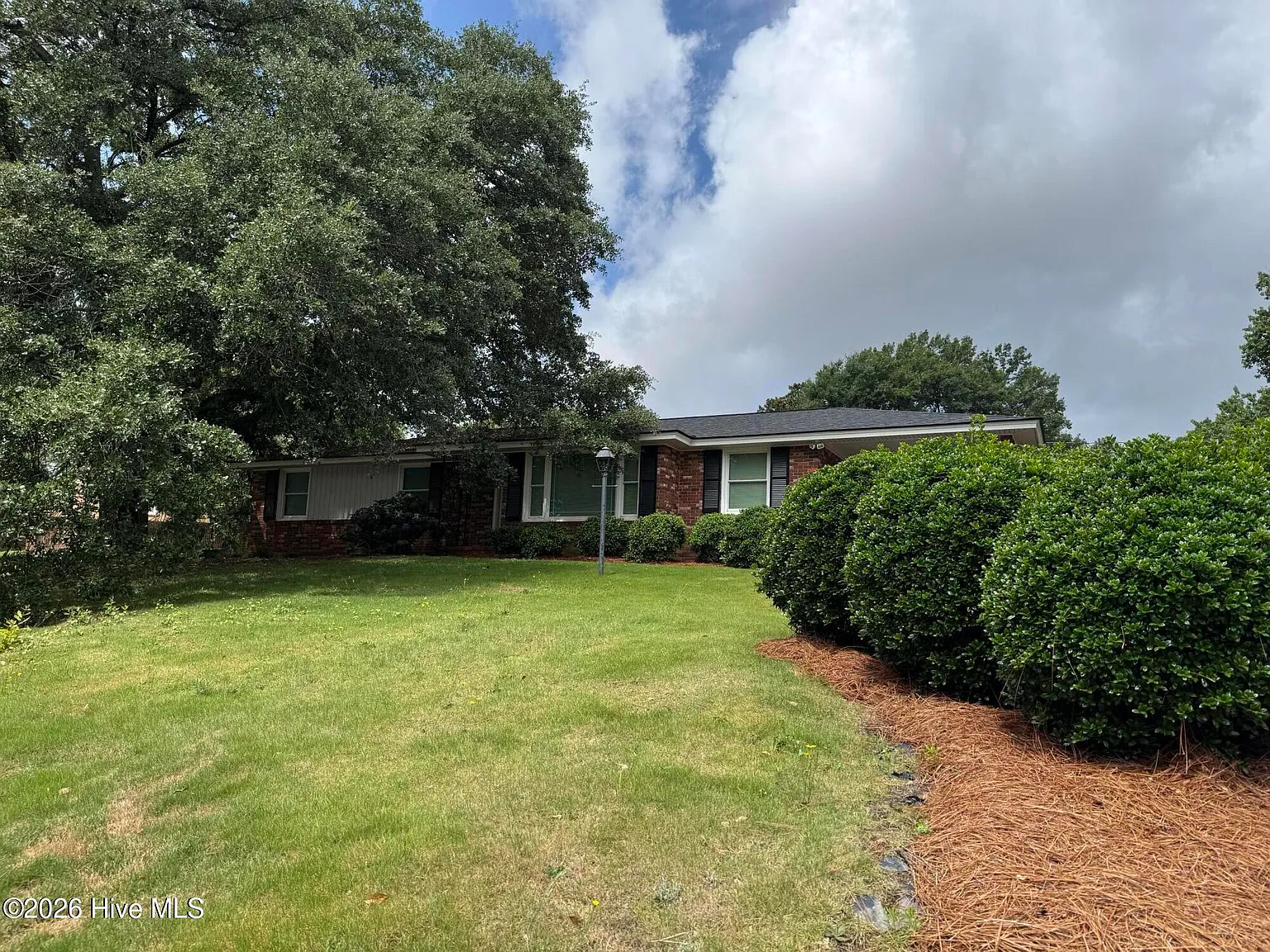 3 bed, 2.0 bath, 1635 sqft, $1,795 — Photo 3