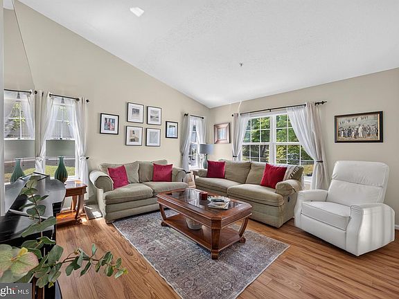 4th image of 7606 Bentree Rd