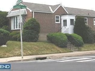 2100 Napfle St, Philadelphia, PA 19152