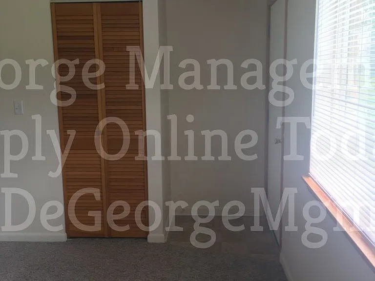 Parkway Apartments — Photo 51