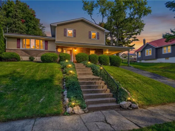 525 Saint John St, Catasauqua, PA 18032