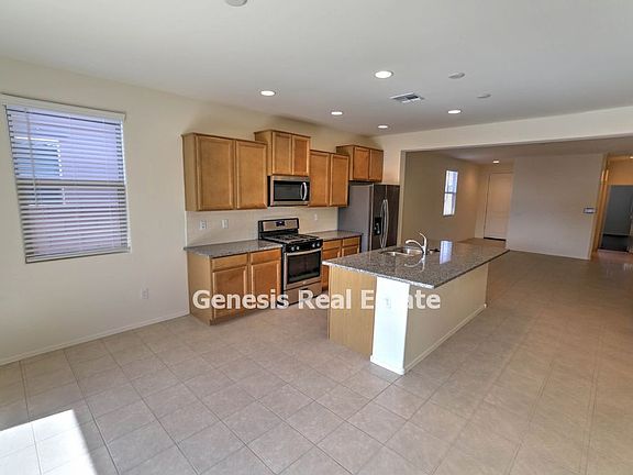 2nd image of 941 W Calle Tolima