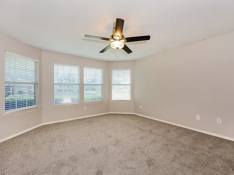 2217 Midbury Dr — Photo 9