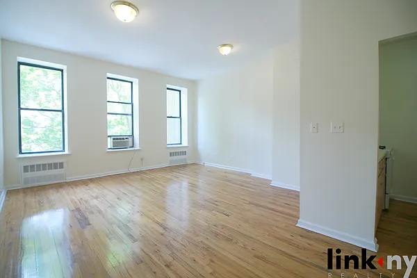Rented by Link NY Realty | media 11