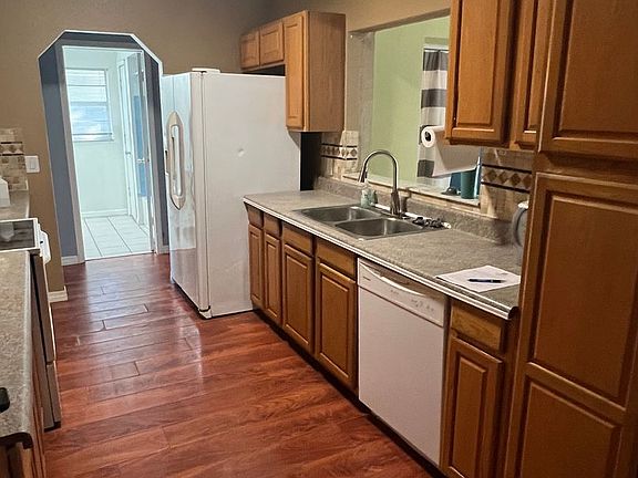 5th image of 21499 Webbwood Ave