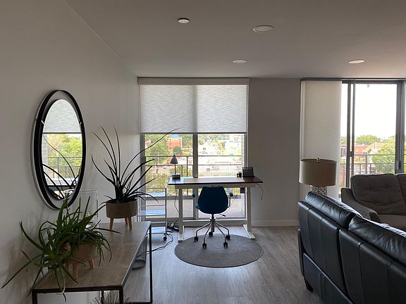 5th image of 3000 Farnam St #4A
