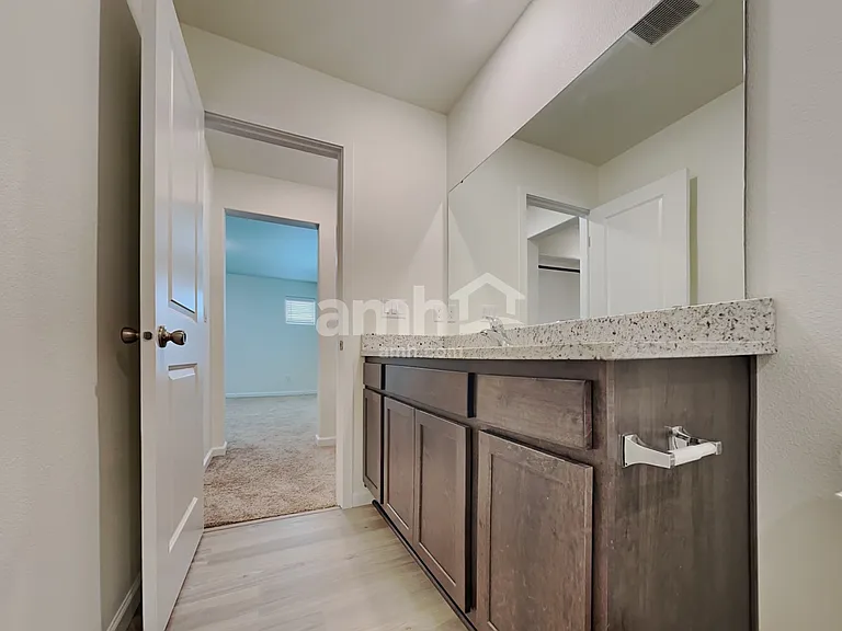 1306 W 16th Ave — Photo 11