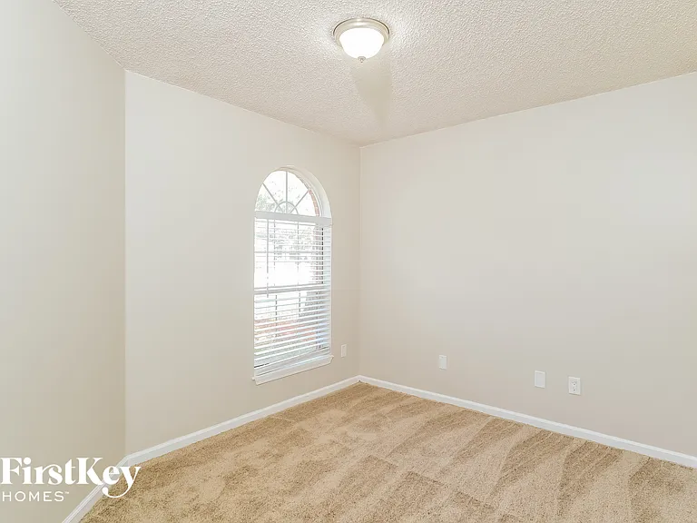3021 Caroline Crest Dr E — Photo 12