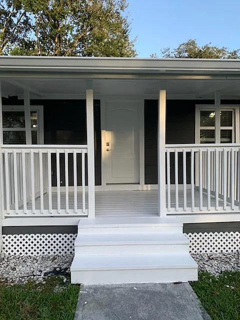 721 Foster Ave #B